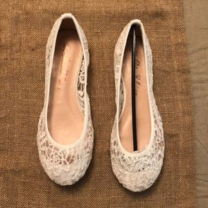 White lace ballet flats - size 7.5w